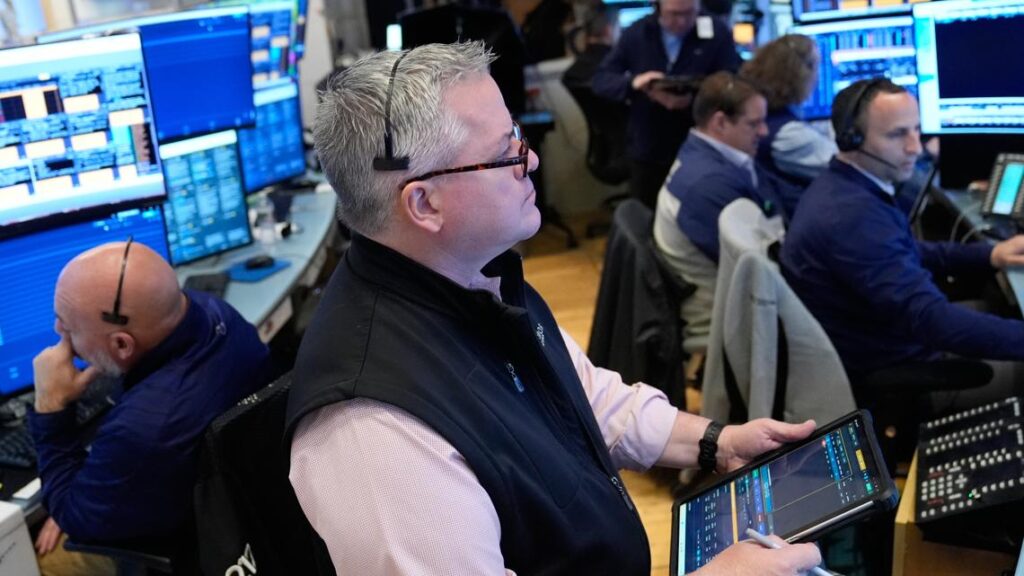 A visual representation of the global oil market and the easing of crude oil prices